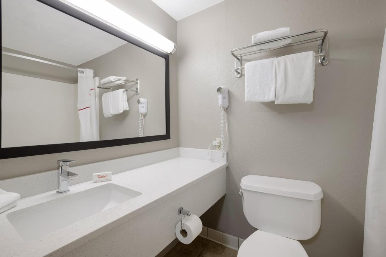 Superior King Room Non-Smoking at Red Roof Inn Weedsport