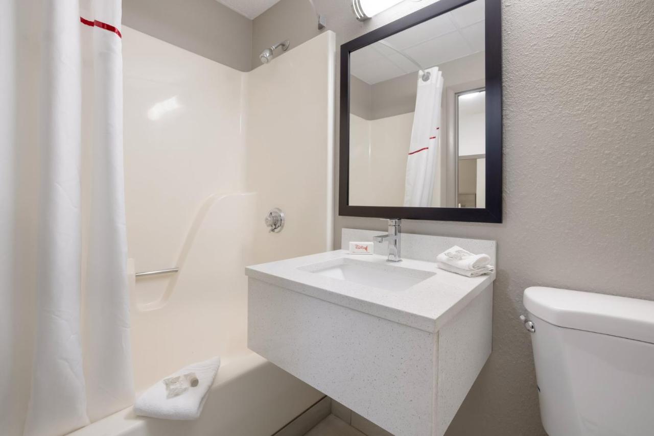 Superior King Room Non-Smoking at Red Roof Inn Weedsport