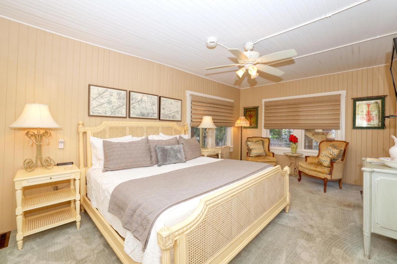  | The Hibiscus House of Fort Myers