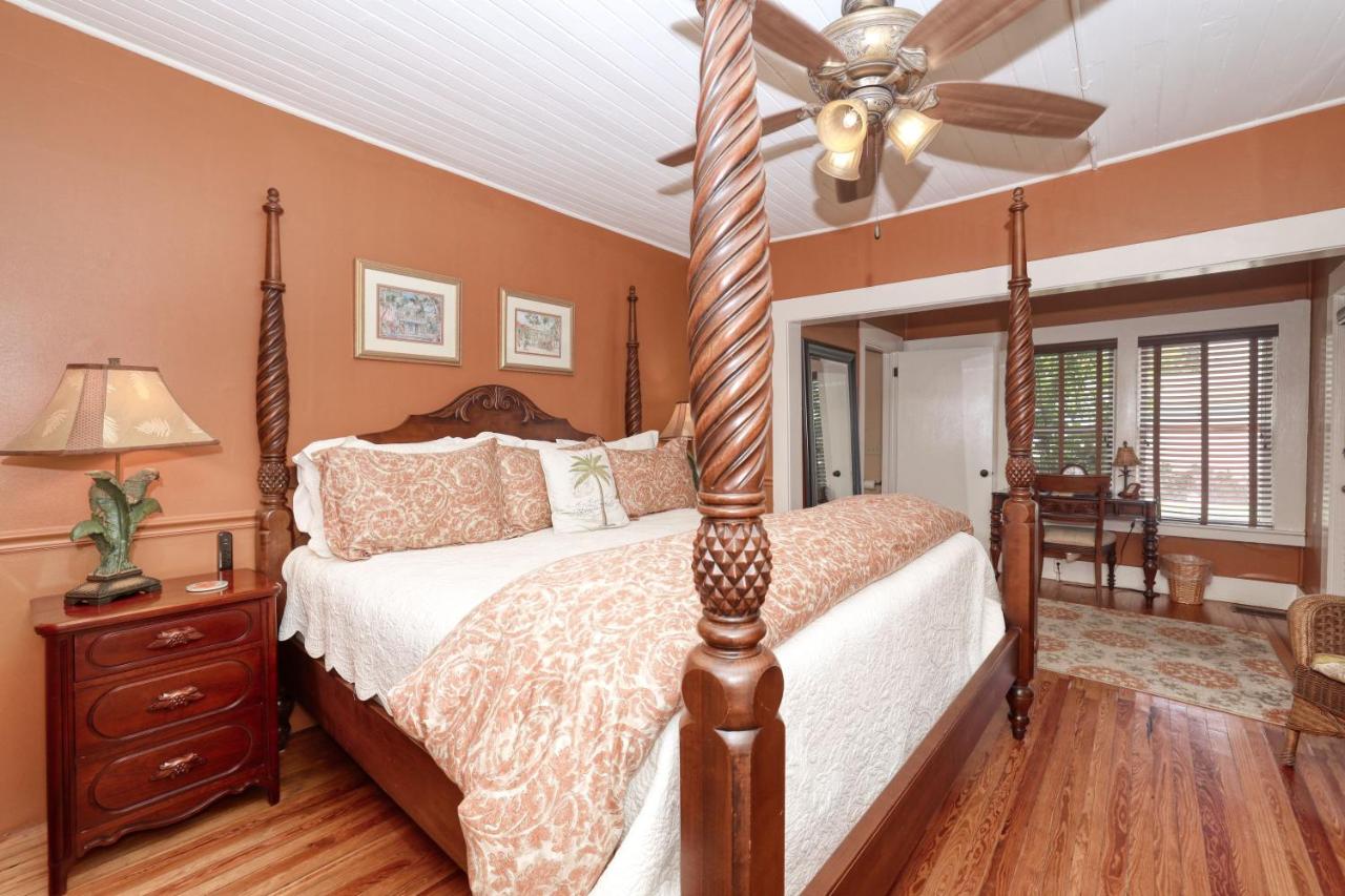  | The Hibiscus House of Fort Myers