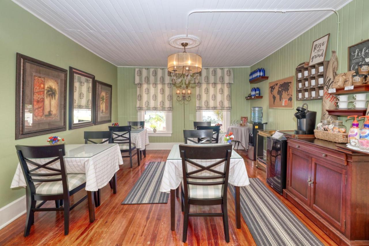  | The Hibiscus House of Fort Myers