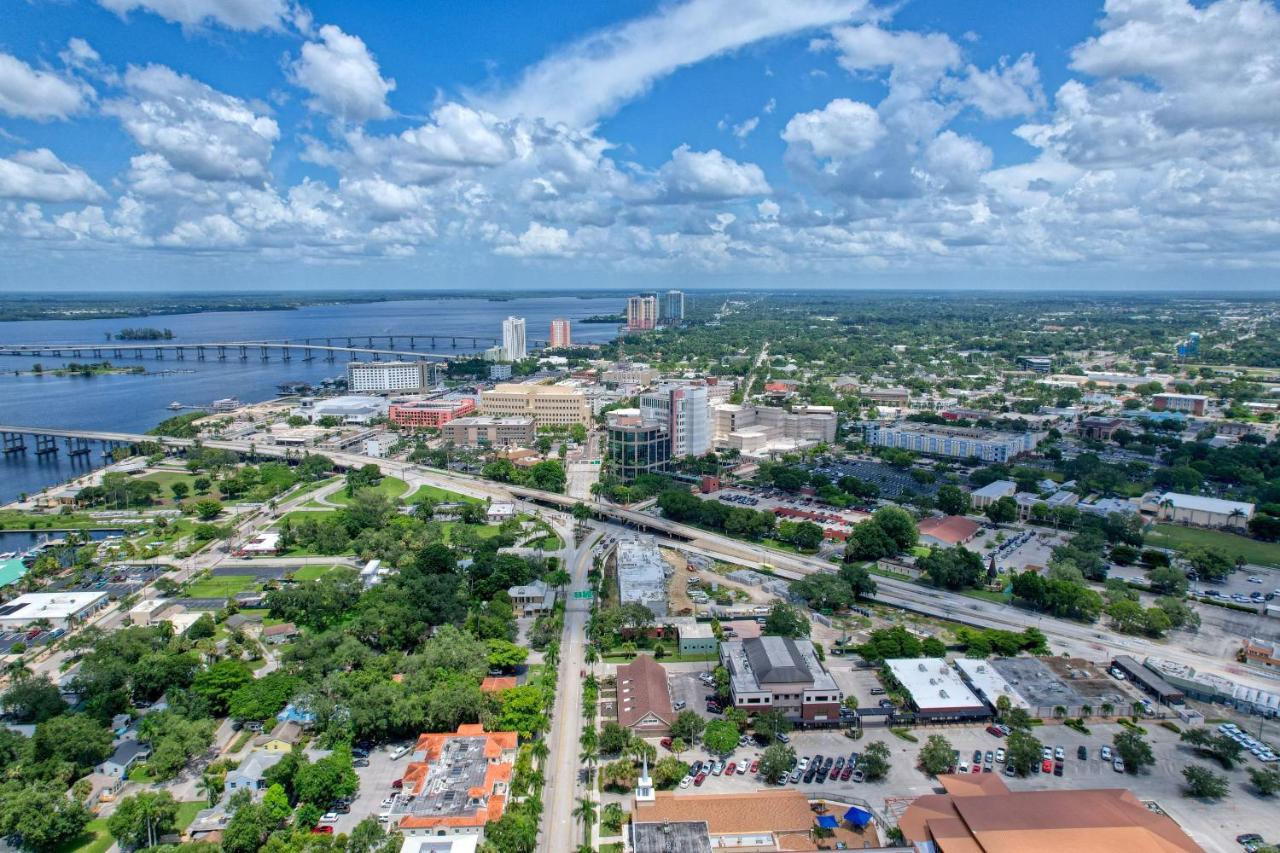  | The Hibiscus House of Fort Myers