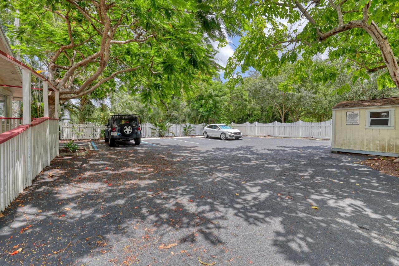  | The Hibiscus House of Fort Myers
