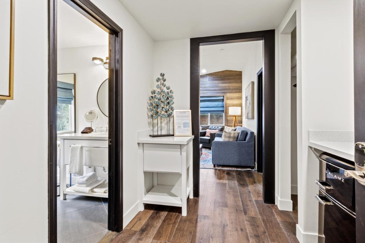 King Suite at Bespoke Inn Flagstaff