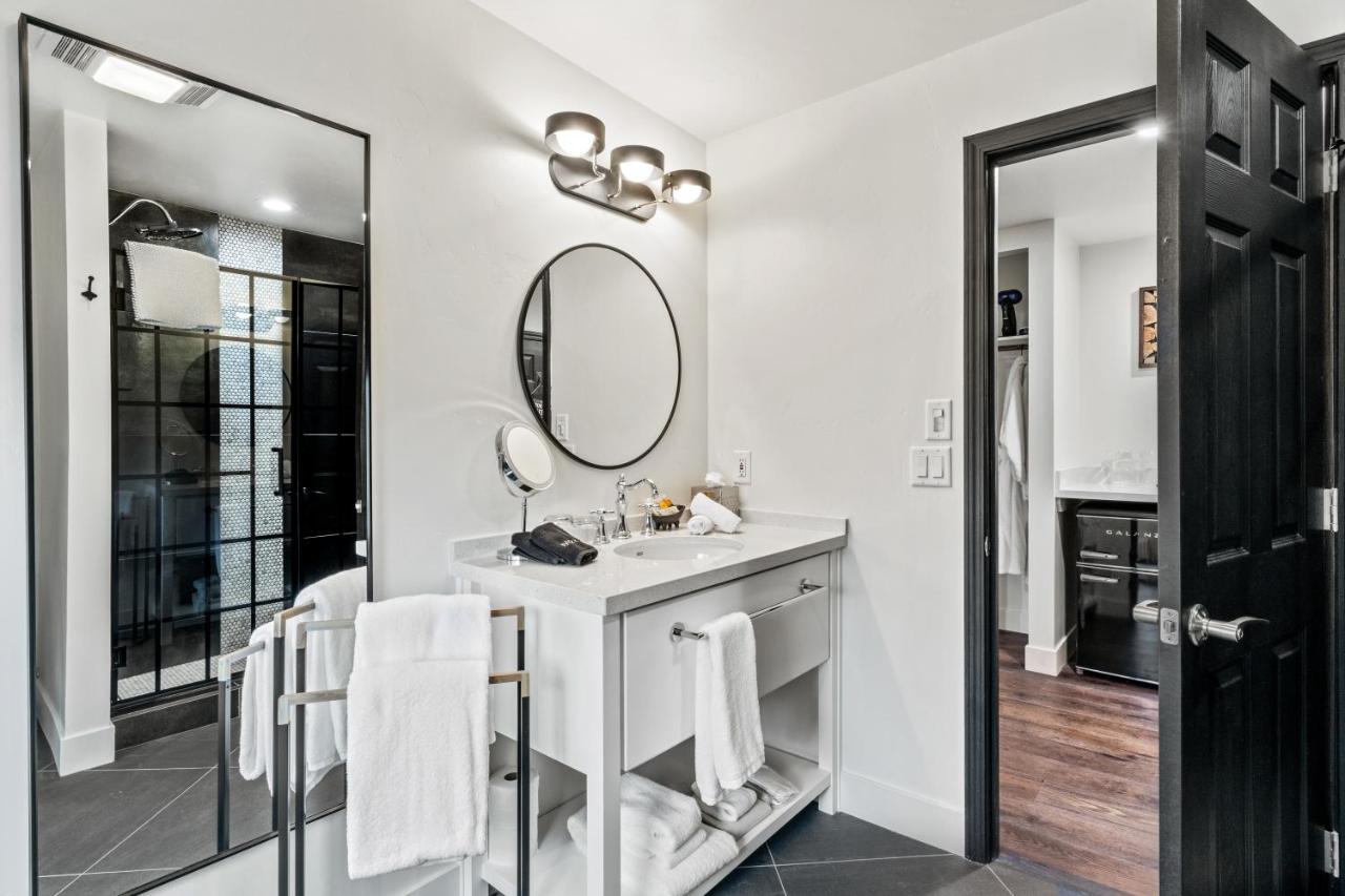 King Suite at Bespoke Inn Flagstaff
