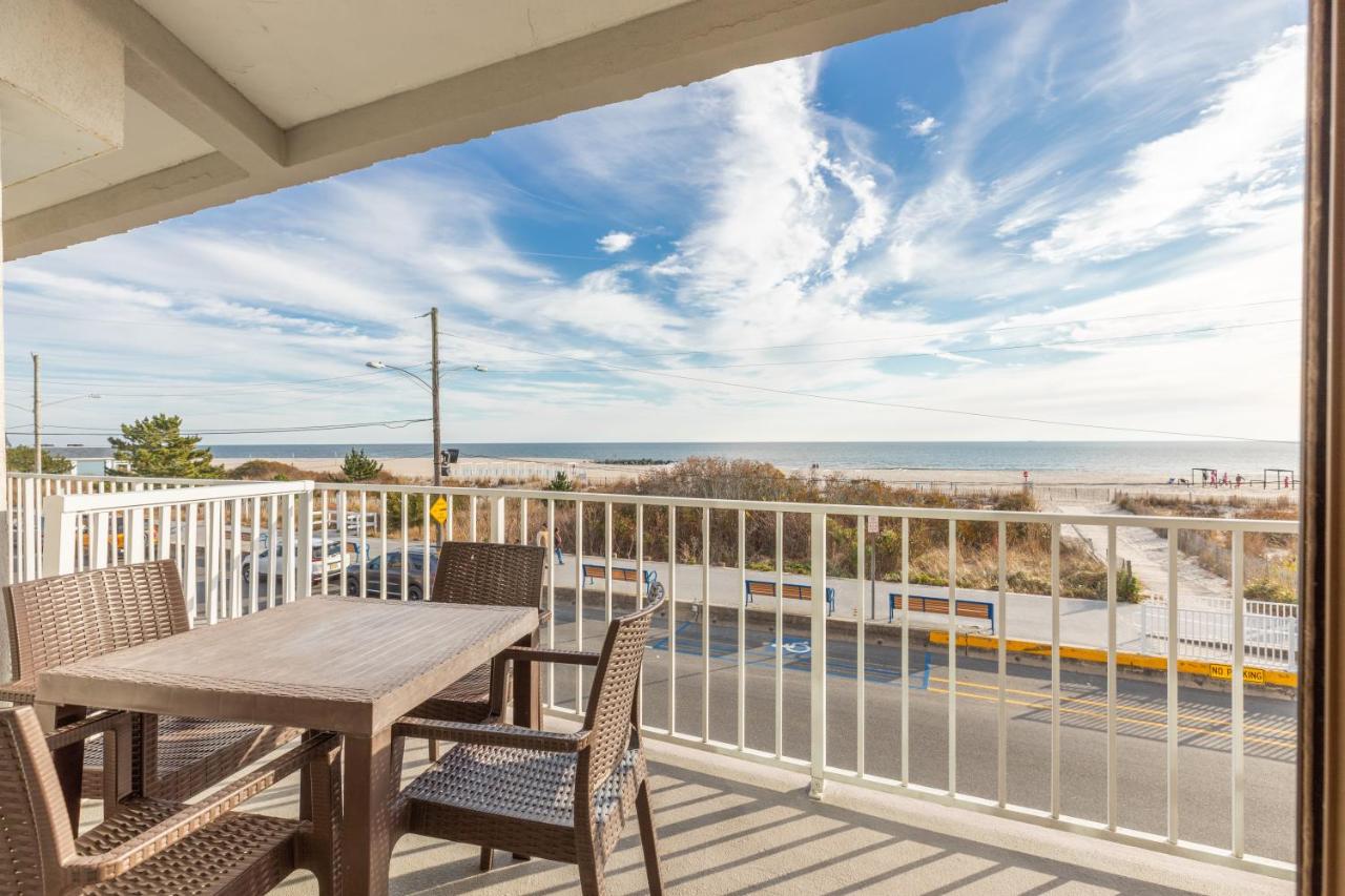 Off-Site Two Bedroom Apartment - Penthouse at La Mer Beachfront Resort