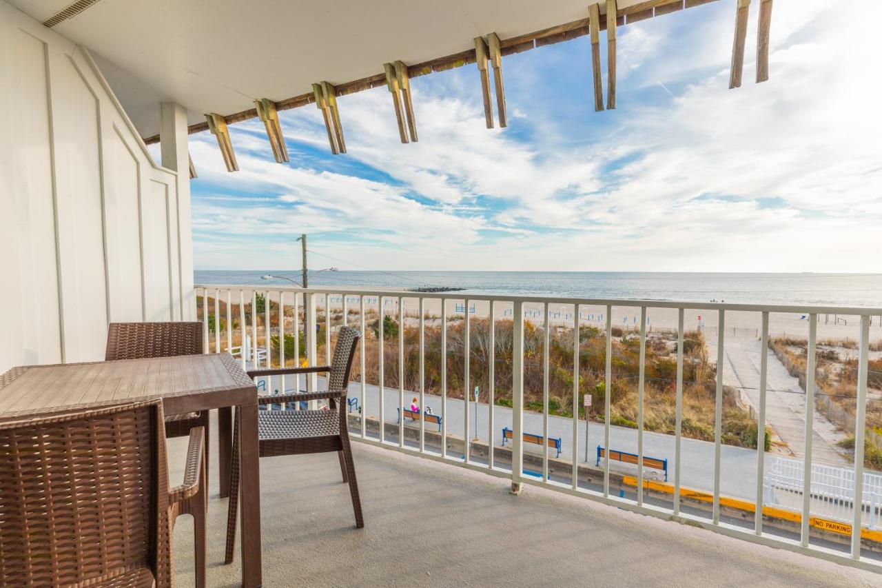  | La Mer Beachfront Resort