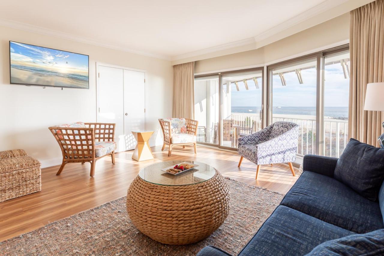 Off-Site One-Bedroom Apartment- Penthouse at La Mer Beachfront Resort