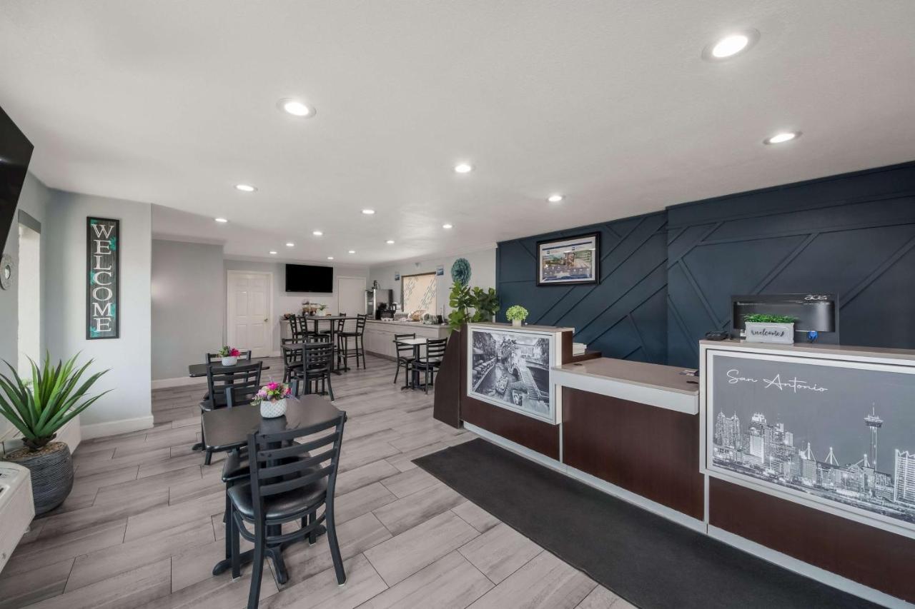  | SureStay Hotel by Best Western San Antonio Riverwalk