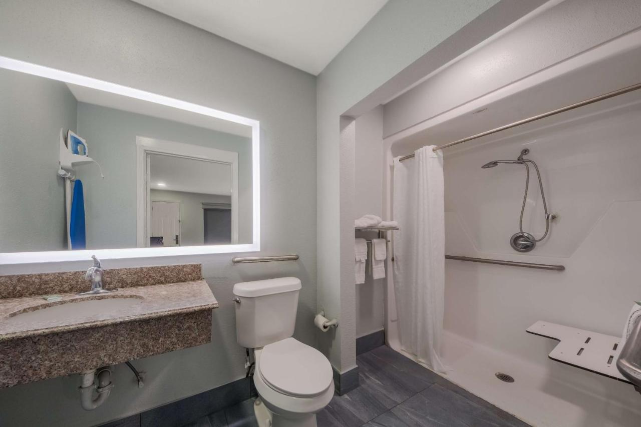  | SureStay Hotel by Best Western San Antonio Riverwalk