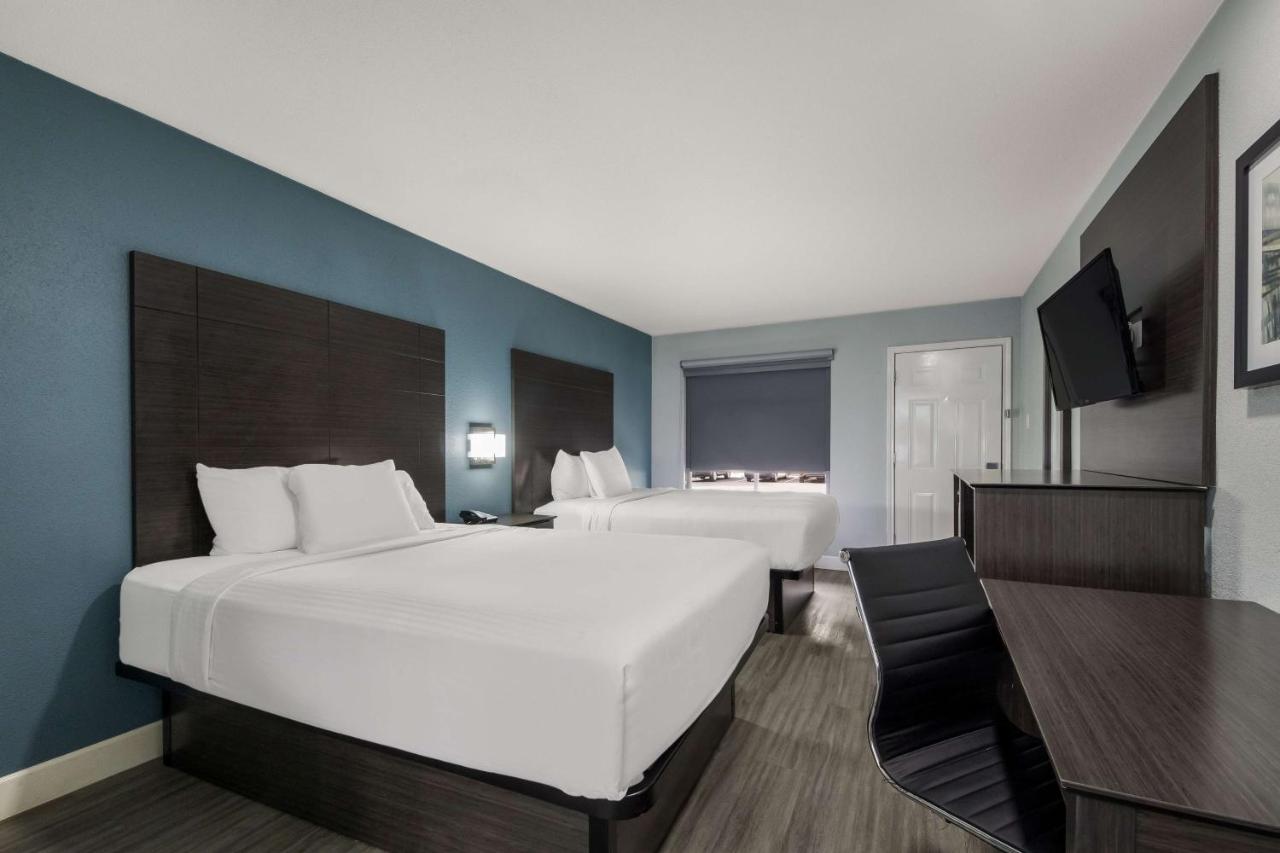  | SureStay Hotel by Best Western San Antonio Riverwalk