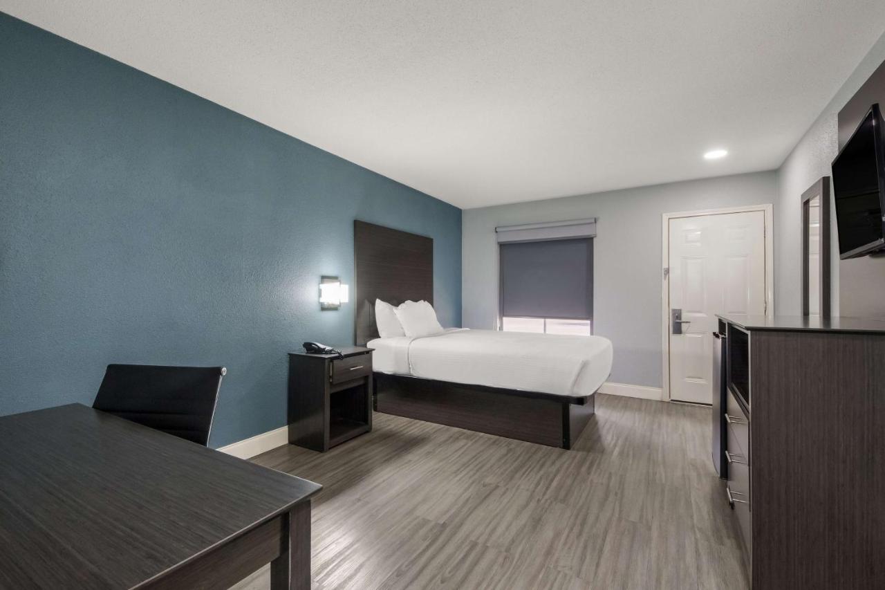  | SureStay Hotel by Best Western San Antonio Riverwalk