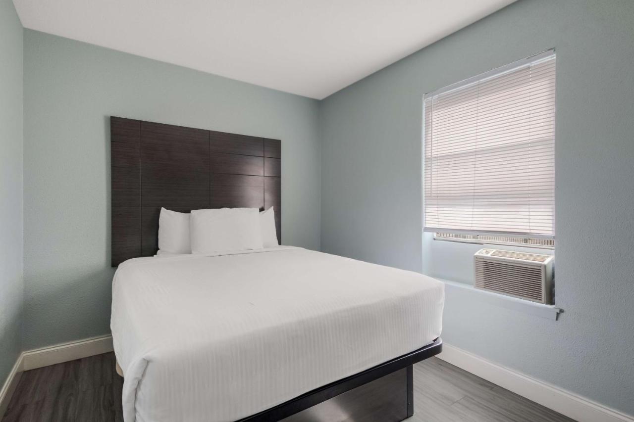  | SureStay Hotel by Best Western San Antonio Riverwalk