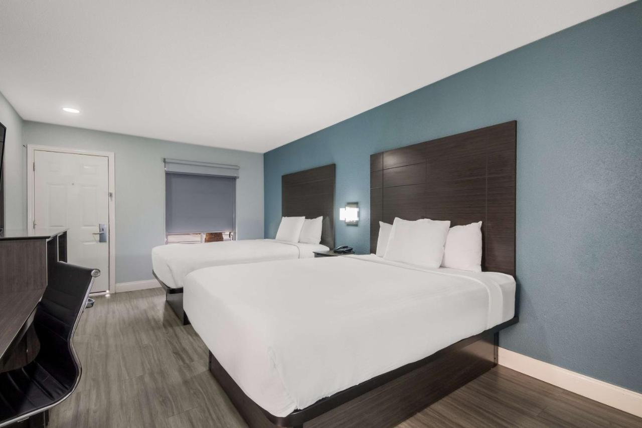  | SureStay Hotel by Best Western San Antonio Riverwalk