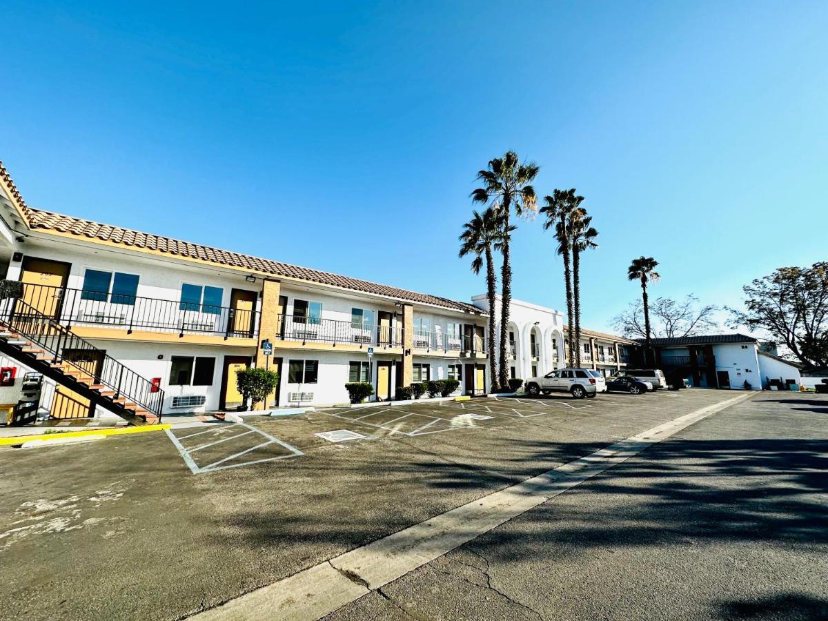 | Royal Inn Motel