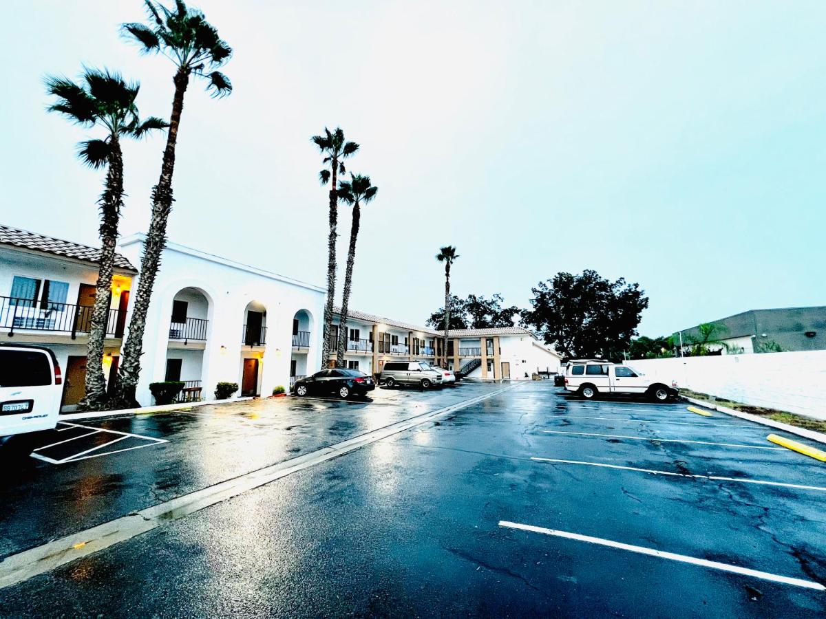  | Royal Inn Motel