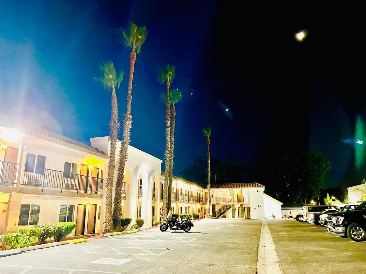 | Royal Inn Motel