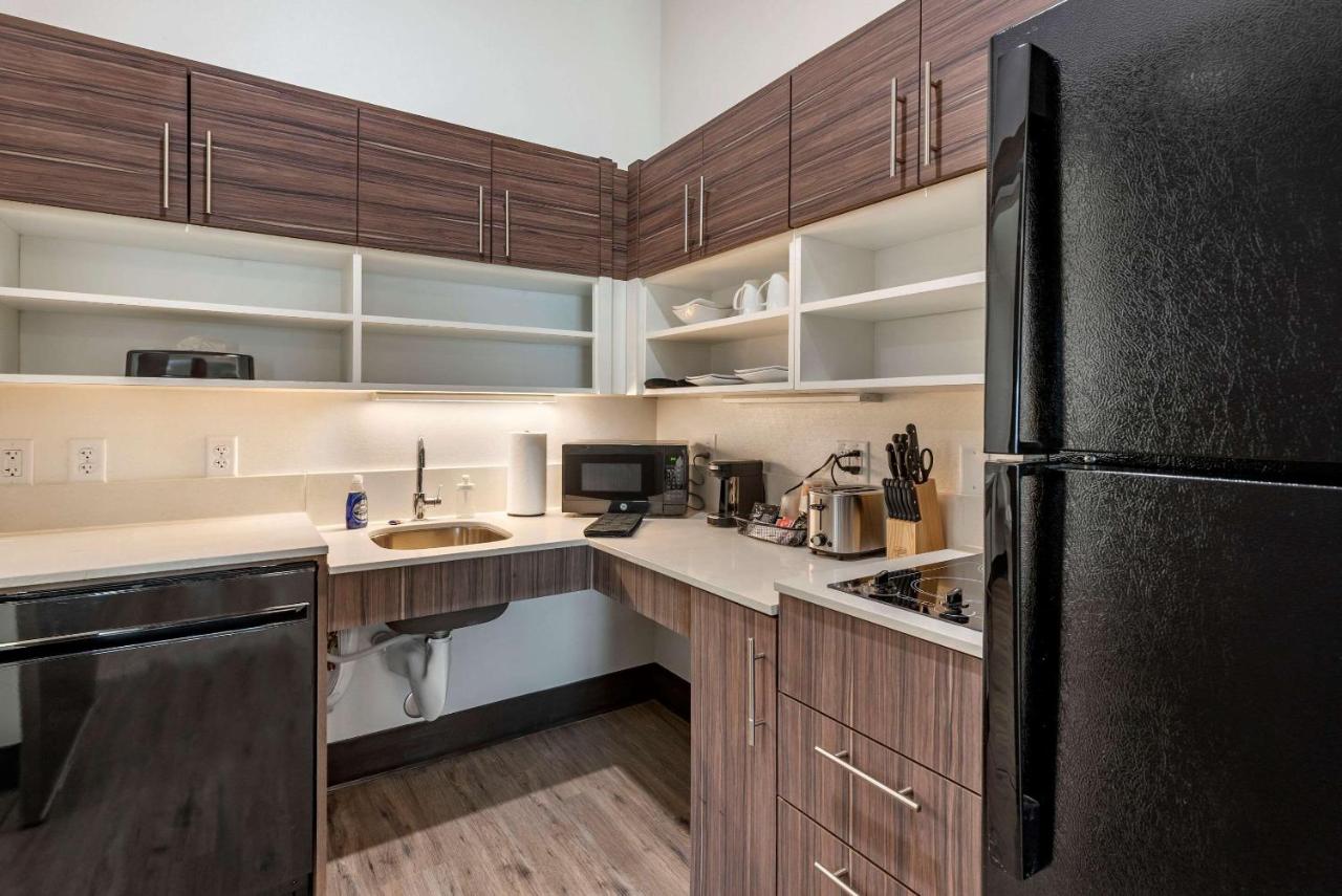 Efficiency King Suite - Accessible/Non Smoking at MainStay Suites Colorado Springs East - Medical Center Area