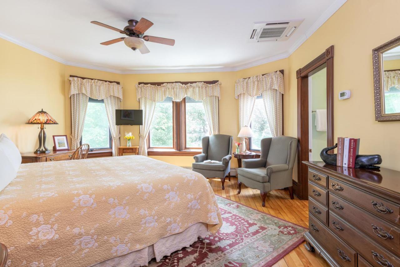| Sinclair Inn Bed & Breakfast