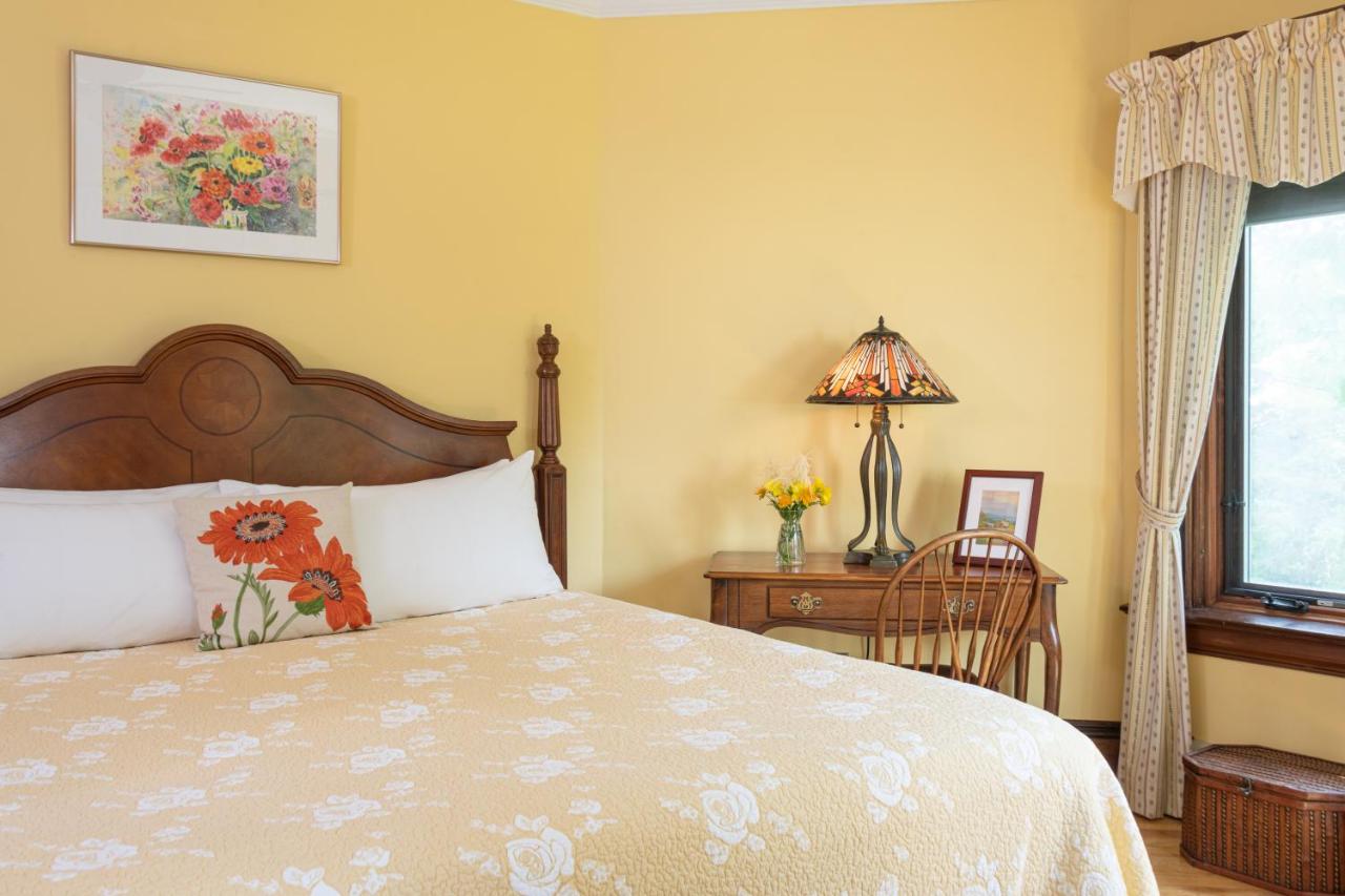| Sinclair Inn Bed & Breakfast
