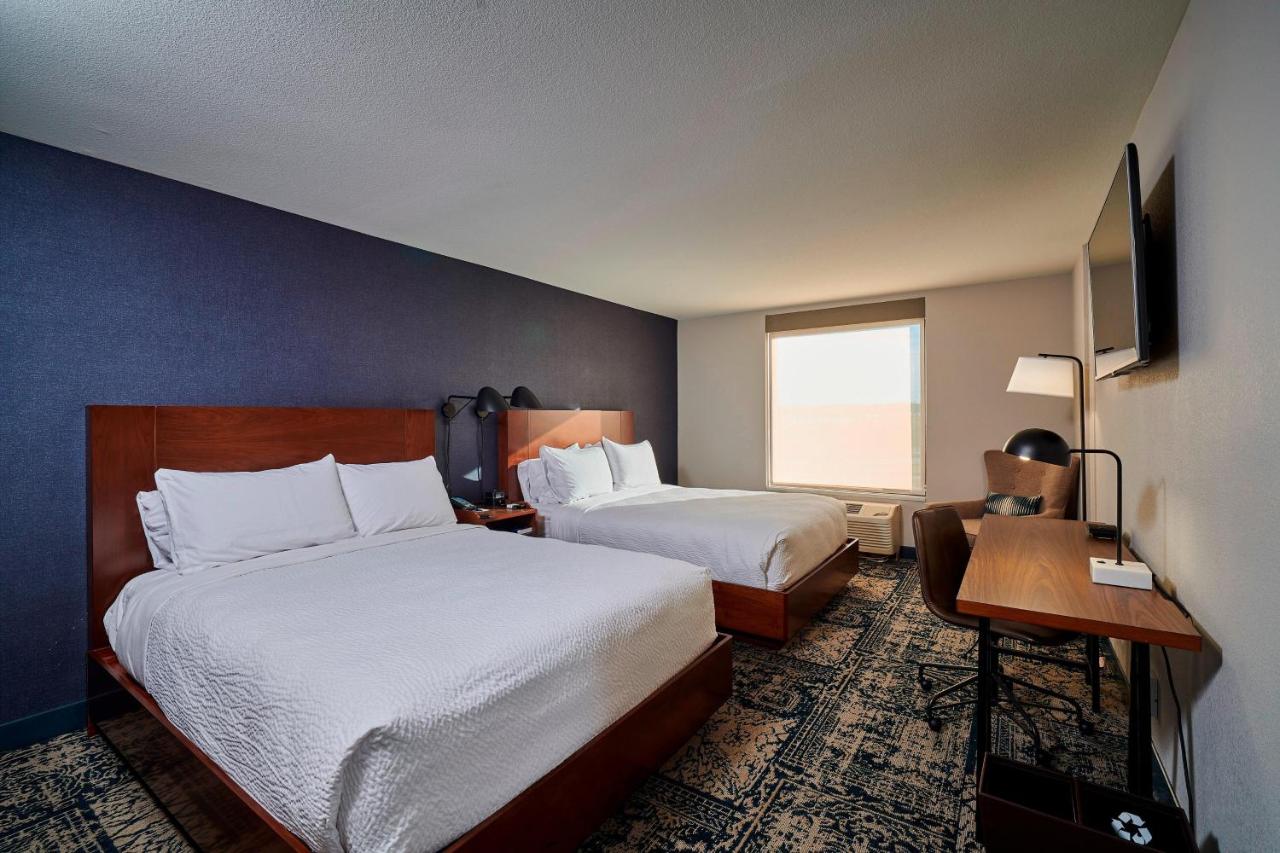 Superior Room, Guest room, 2 Double at Four Points by Sheraton Cleveland-Eastlake