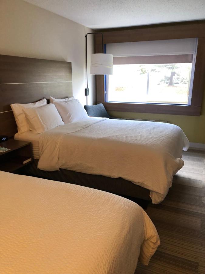 Standard Room - Non-Smoking at Holiday Inn Express Mt Vernon, an IHG Hotel
