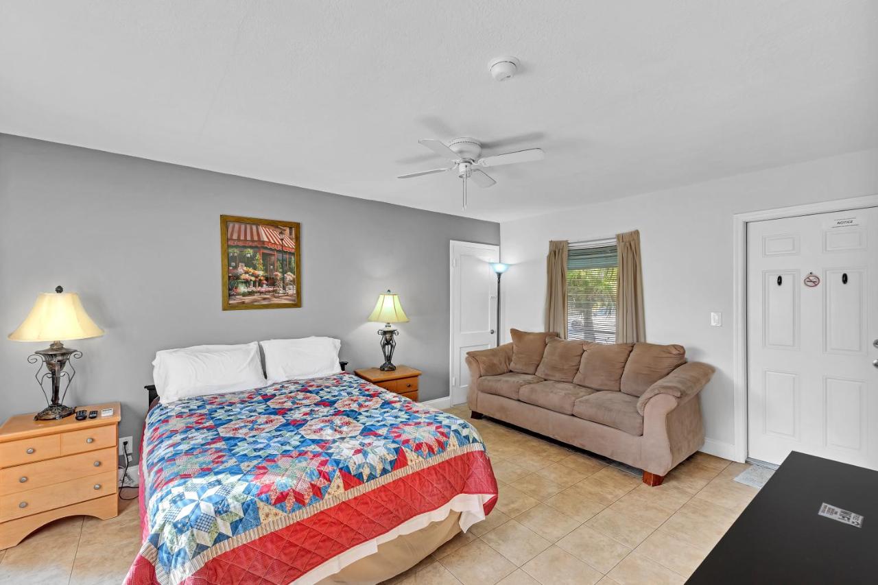 Junior Suite at The Caroline