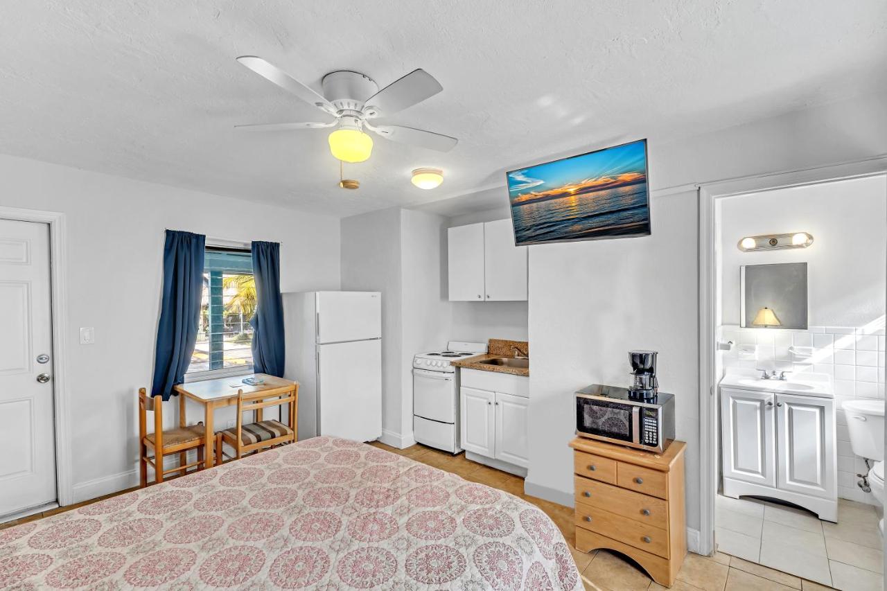 Deluxe Single Room at The Caroline