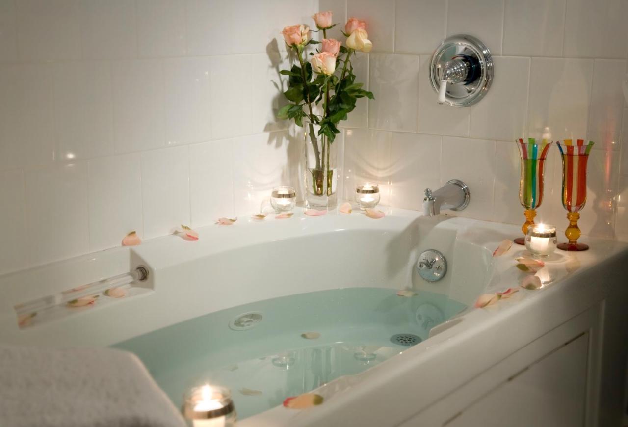 | Hampton Terrace Inn