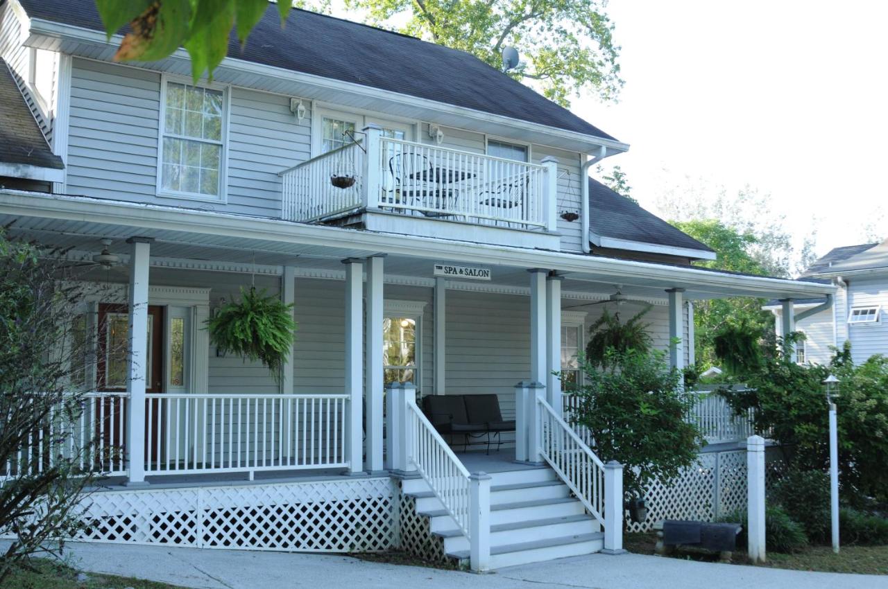  | Acorn Hill Lodge and Spa