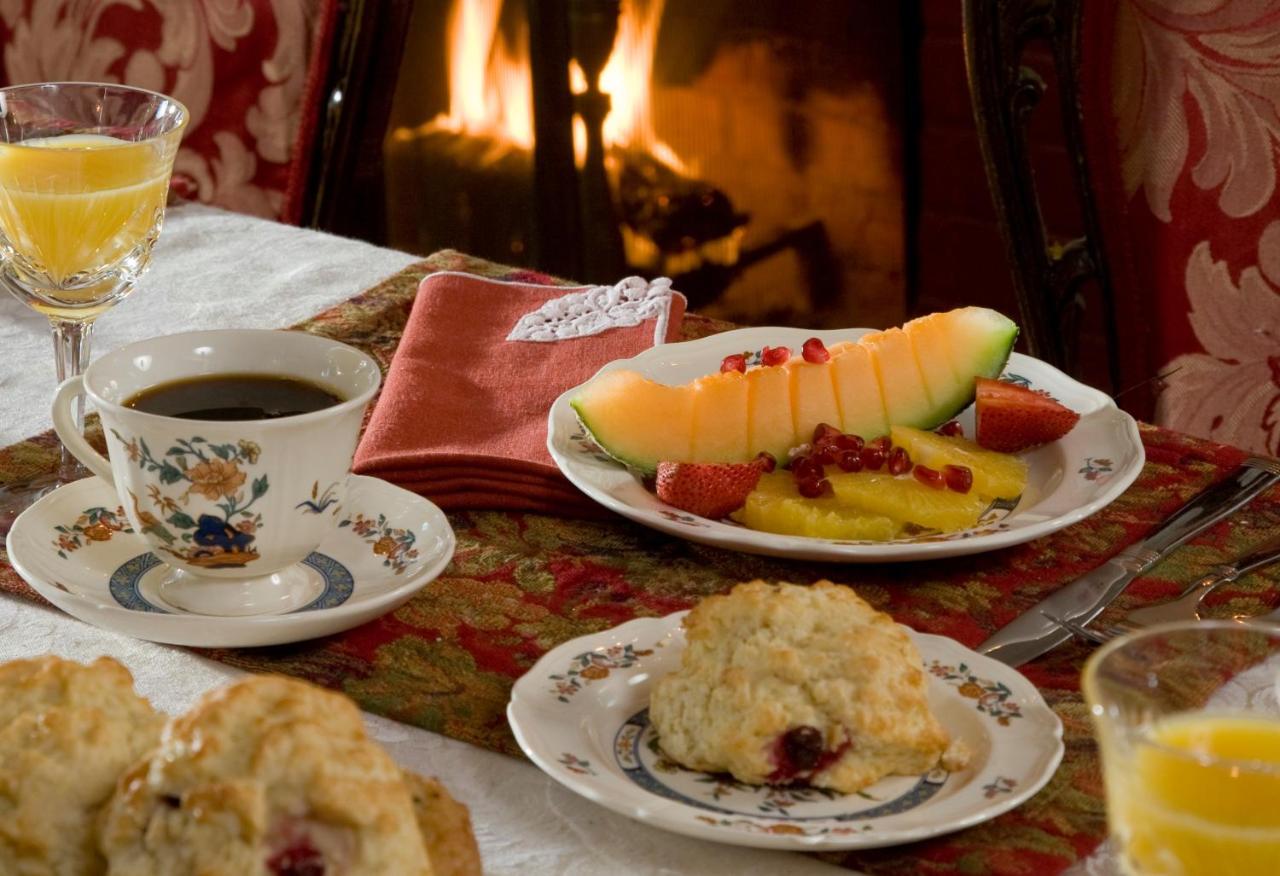 | Hampton Terrace Inn