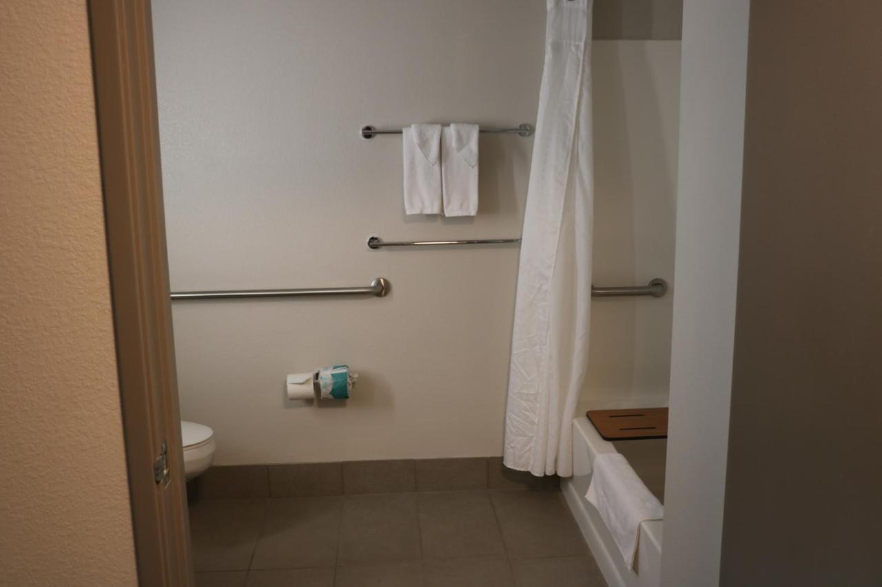 King Suite with Mobility Access at Holiday Inn Express & Suites Marquette, an IHG Hotel