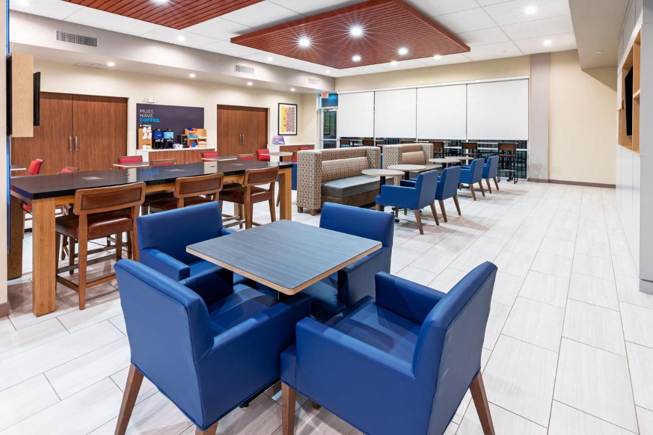 | Holiday Inn Express & Suites - Houston - N Downtown, an IHG Hotel
