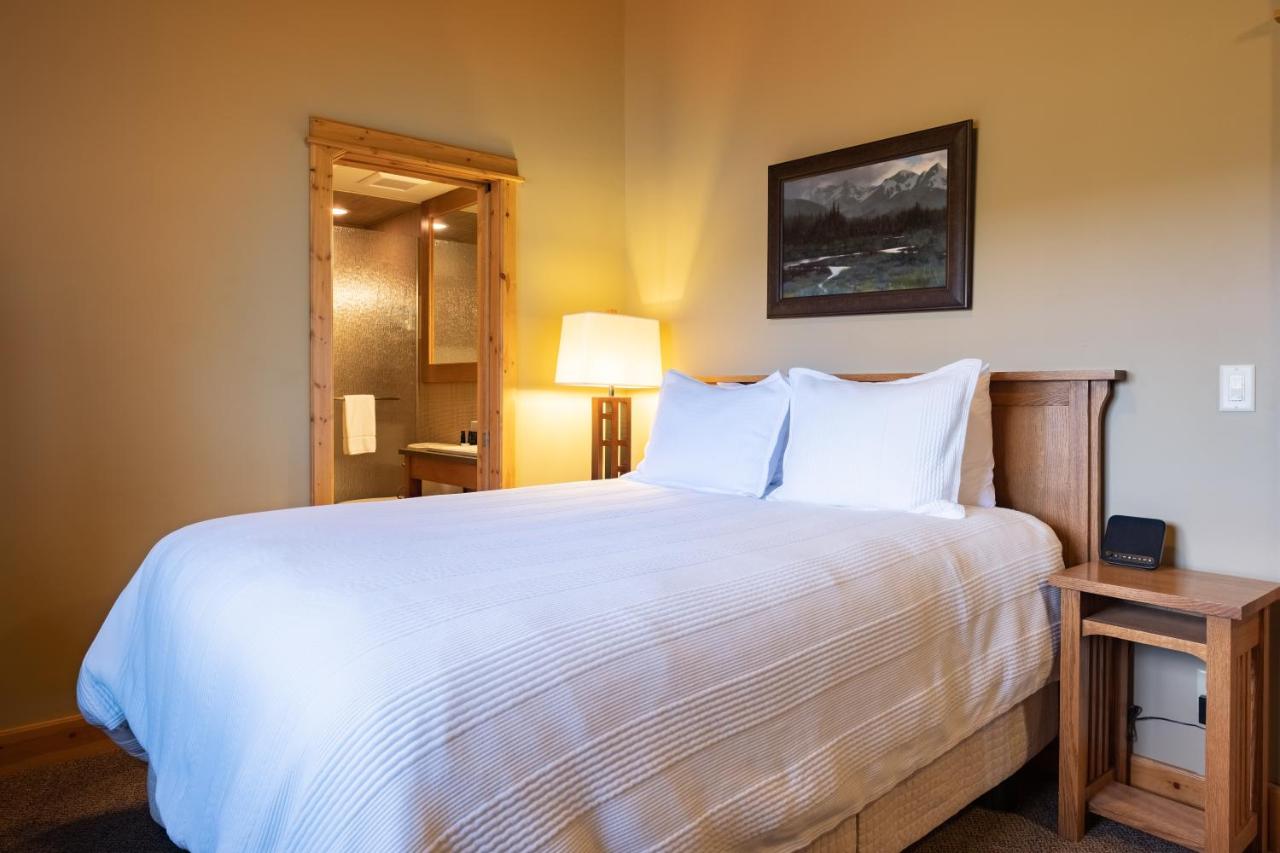 | Gallatin River Lodge