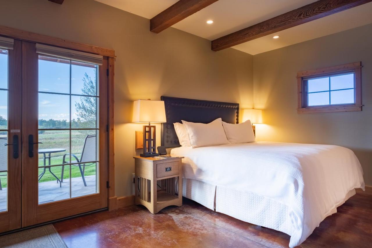 | Gallatin River Lodge