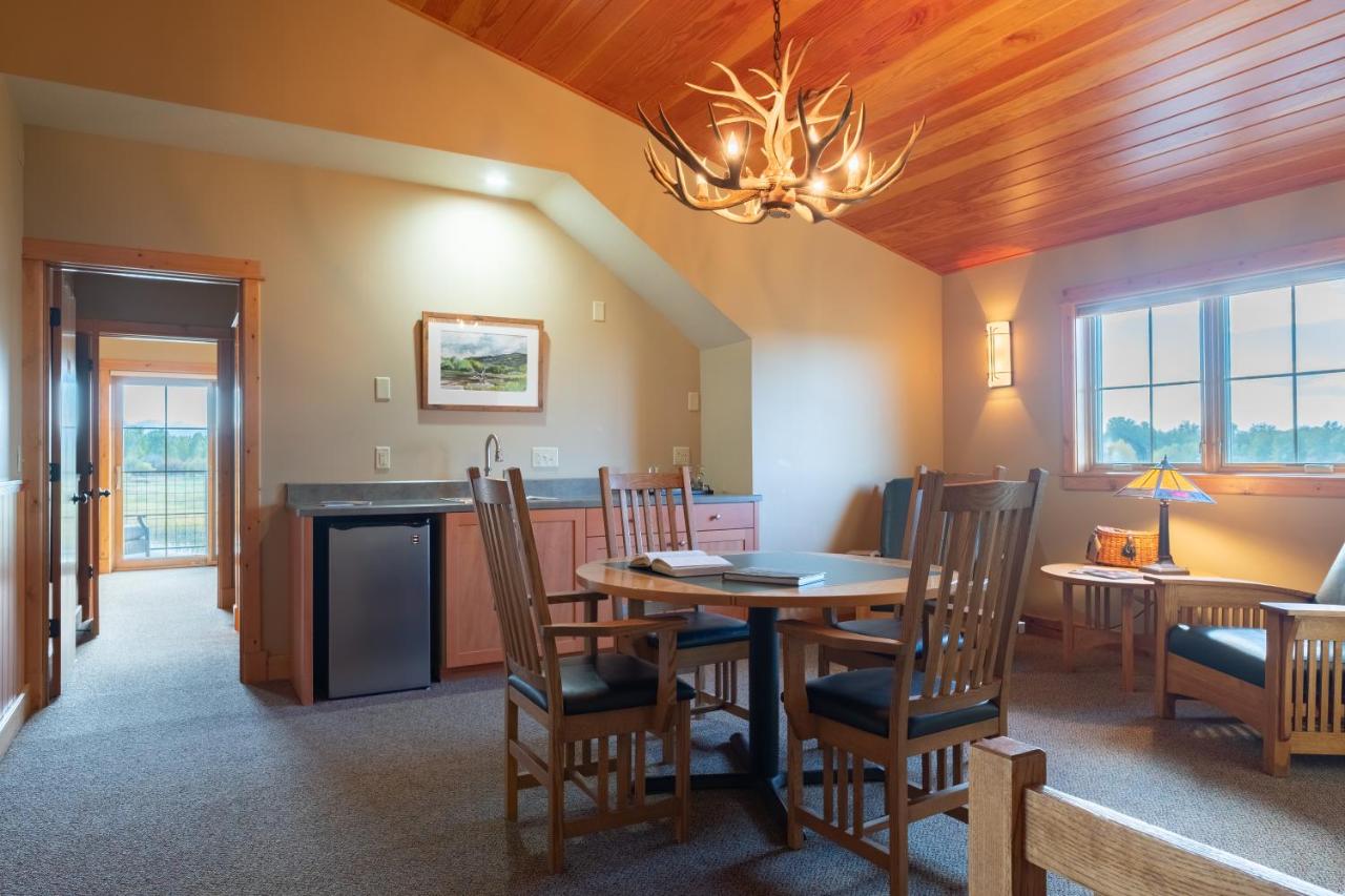 | Gallatin River Lodge