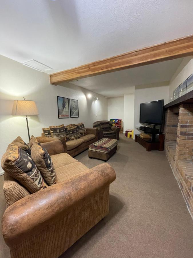 | Hideaway Mountain Lodge