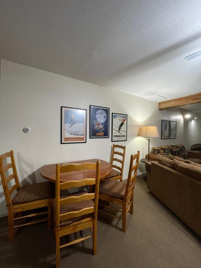 | Hideaway Mountain Lodge