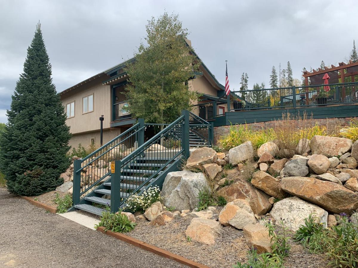 | Hideaway Mountain Lodge
