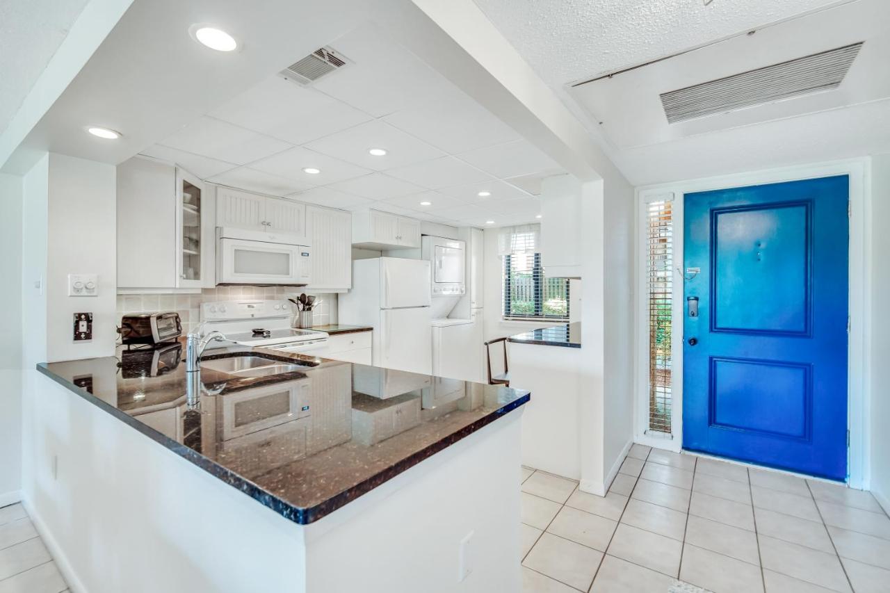  | 4101 Island Club