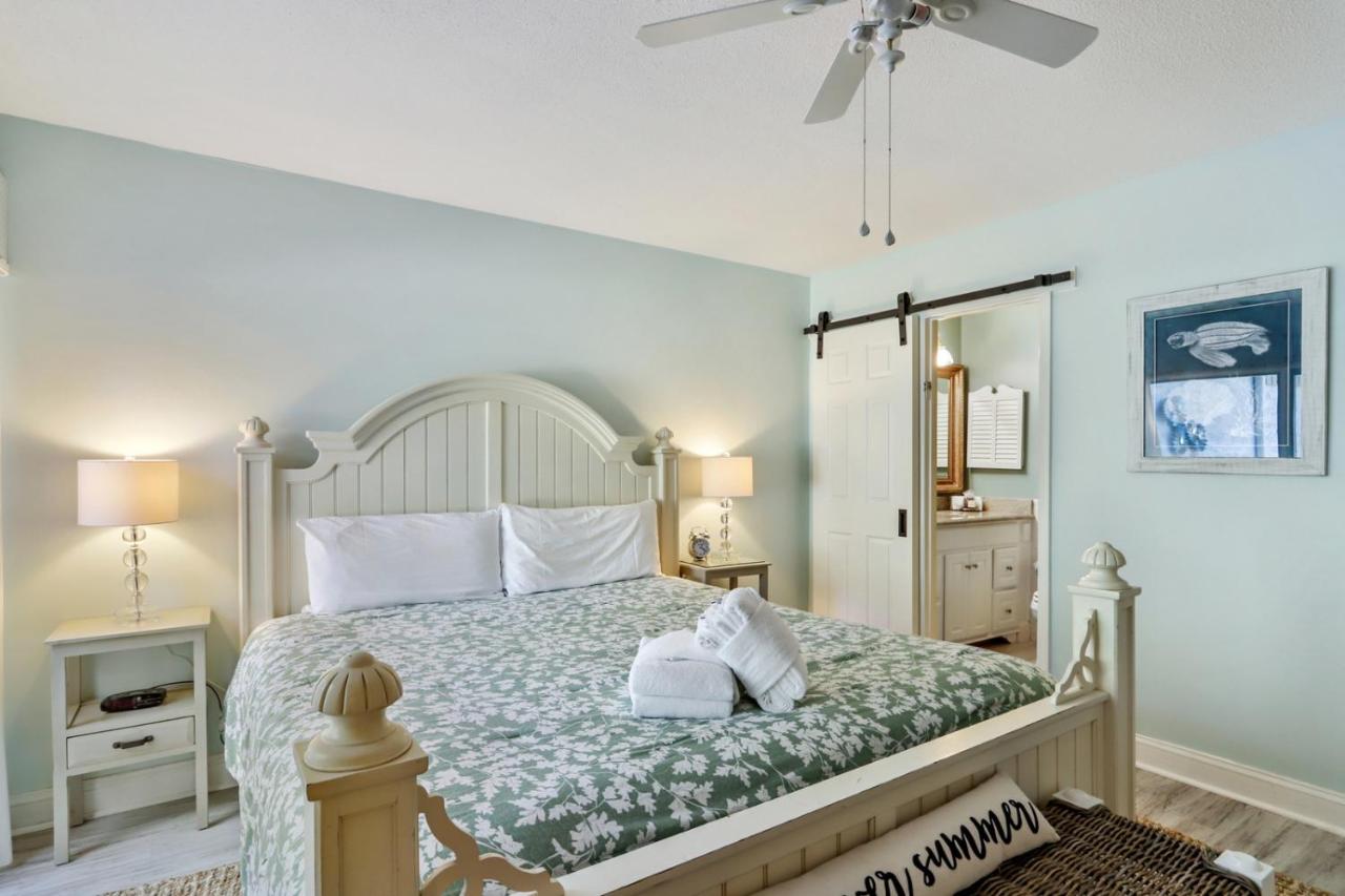  | 143 Harbourwood Villas