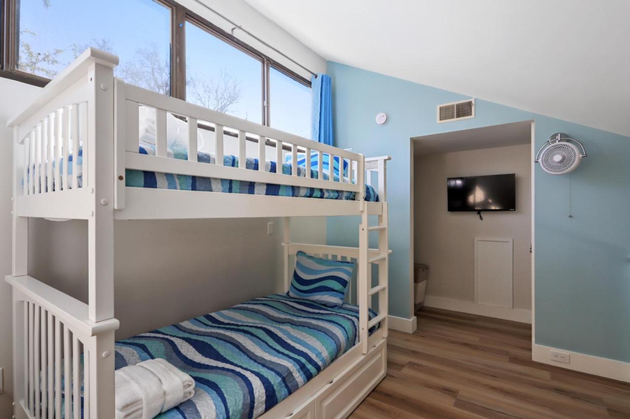 | 5202 Treetop Villa