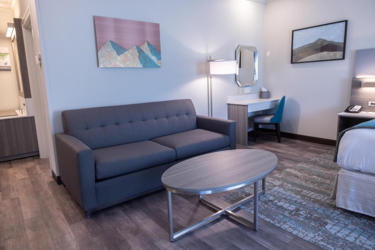Junior Suite at Blue Lake Casino & Hotel