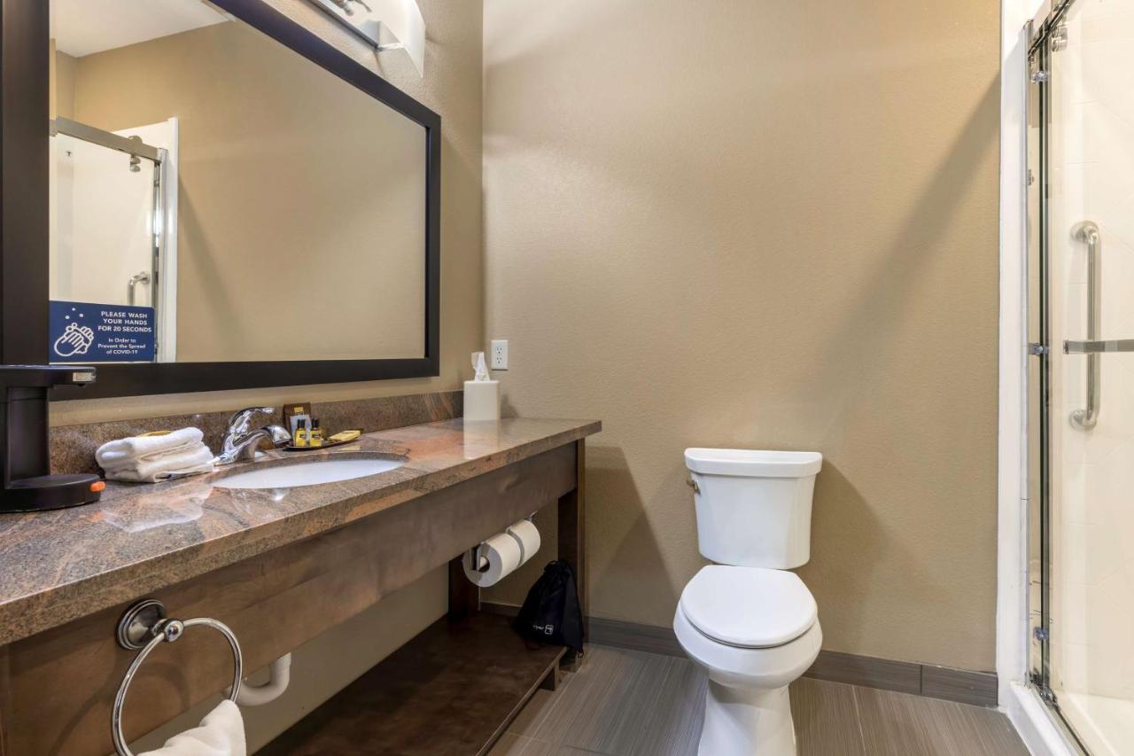 King Suite with Sofa Bed and Kitchen at Best Western Plus Fort Stockton Hotel
