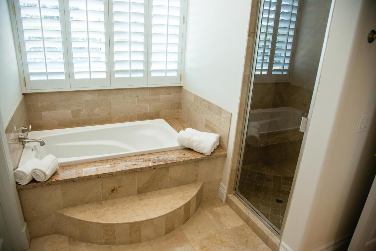 | MockingJay: Five Star Luxury Resort+Water-Slide+PickleBall+Golf
