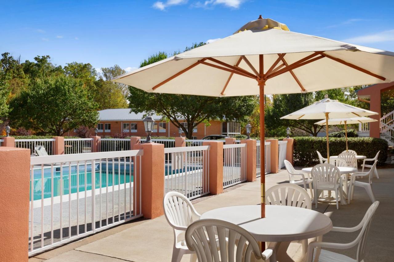 | Baymont by Wyndham Warrenton