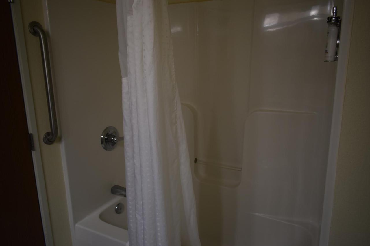 | Holiday Inn Express - Newell-Chester WV, an IHG Hotel