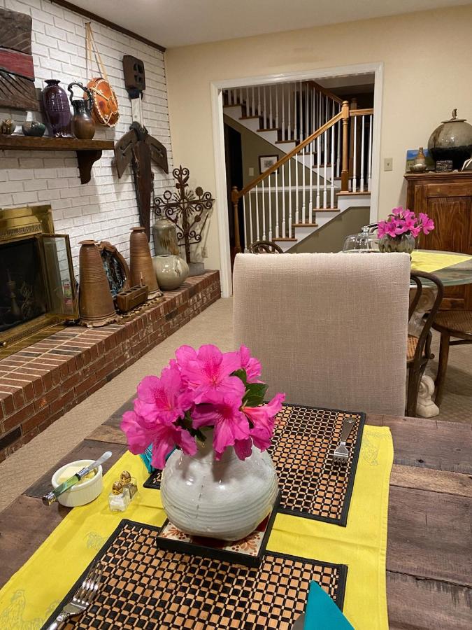 | The Birdnest Inn
