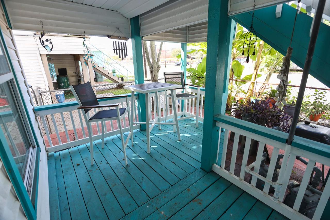 | Quick & Intimate Beach Getaway