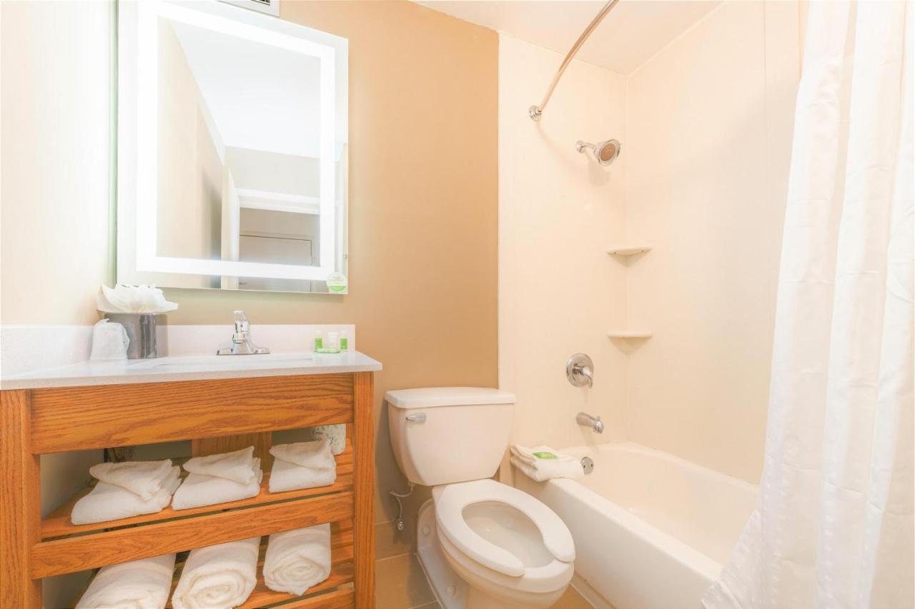  | DH Hotel Greensboro Airport
